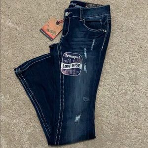 Amethyst Jeans Juniors Low Rise Regular Size 3 NWT